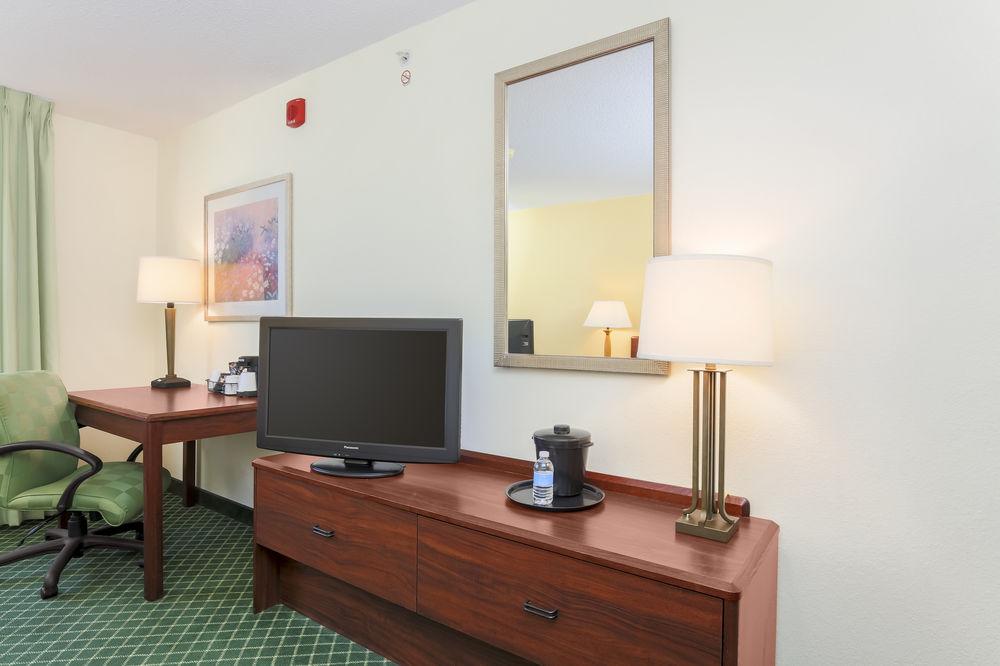 Fairfield Inn Erie Millcreek Mall Eksteriør billede